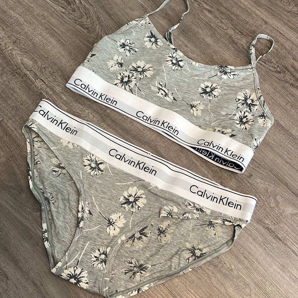 Calvin Klein scattered posy grey Bra & Panties. NEW